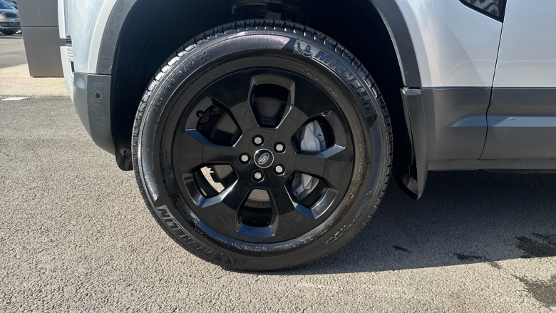 Land Rover Defender 3.0 D300 SE 110 5dr Auto Diesel Estate